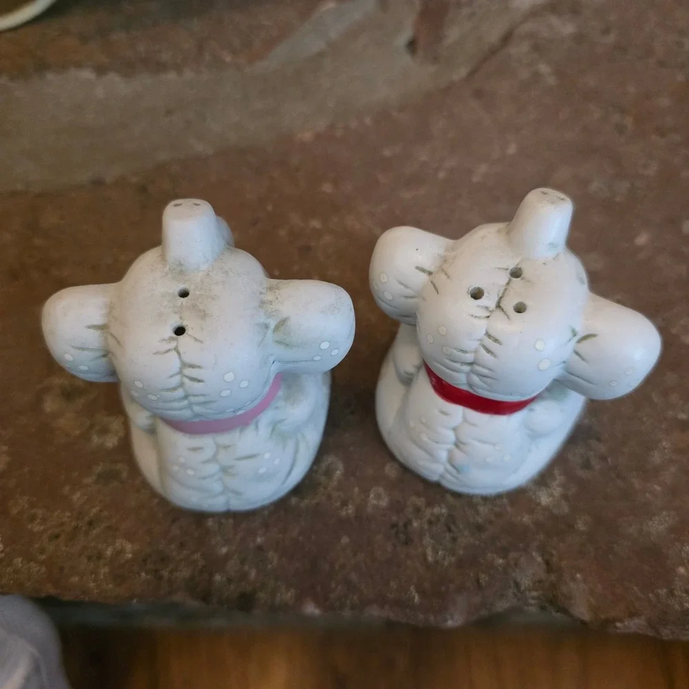 Vintage Elephant Salt and Pepper Shakers Ceramic Grandmacore quilt cottagecore